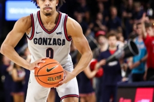 手感不错！小内姆哈德半场10中6拿到12分2篮板1助攻