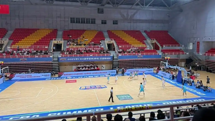 开云官网-山东男篮胜青岛，4人得分上双，谢智杰爆发，于氏兄弟上场有惊喜