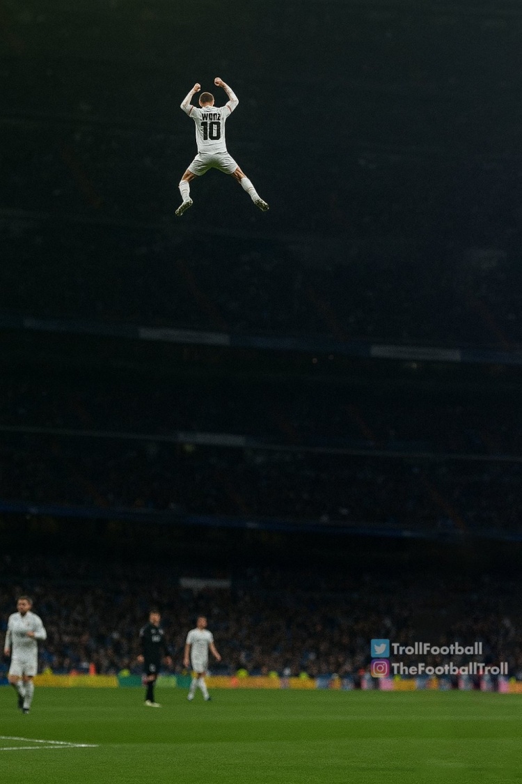 开云APP-今日趣图：奥纳纳机票不慎脱手无法登机，租借土超交易取消！