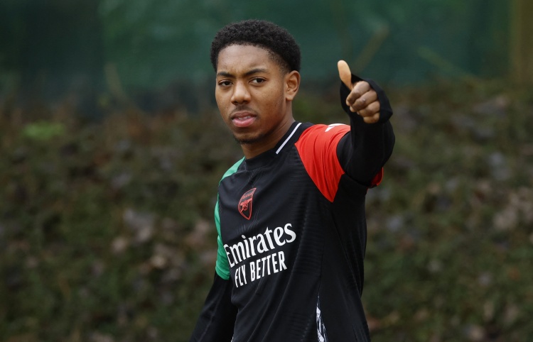 开云APP-联赛前2轮仅出场44分钟，斯凯利在与卡拉菲奥里的竞争中处于下风