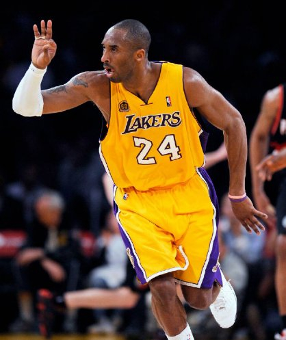 开云官网-科比生涯有几次最佳防守一阵，防守能力一直不输于进攻能力|科比·布莱恩特|湖人|科比-布莱恩特|迈克尔·乔丹|凯文-加内特_新浪体育_新浪新闻