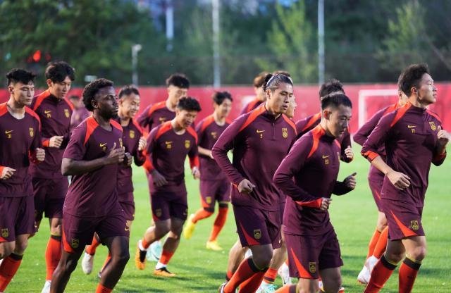 开云APP-国足“初哥”正在蓄力 刘洋寄语亚运队友：大胆表现！