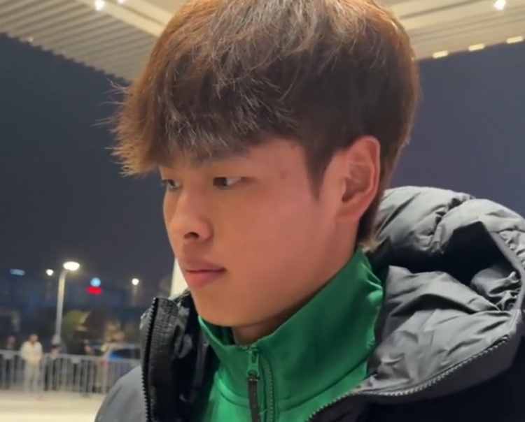 开云体育官网-邓捷夫：教练一直鼓励我要有信心，一开始有些紧张但慢慢就放松了